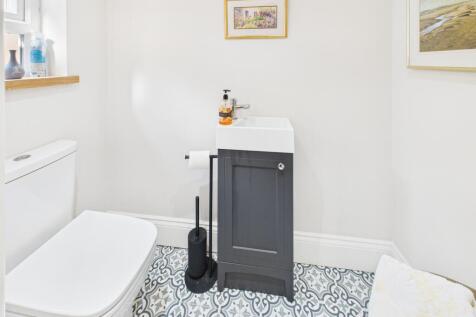 Cloakroom/WC