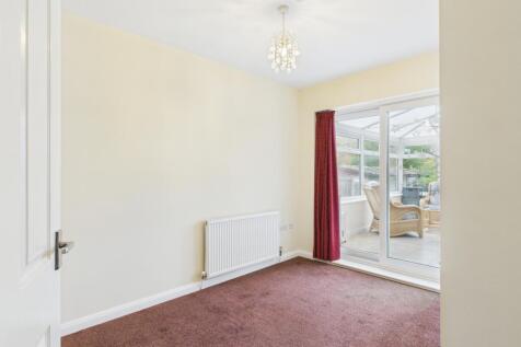 Dining Room/Additional Bedroom