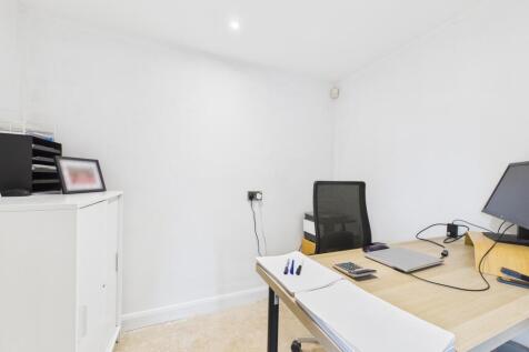 Office/Dressing Area