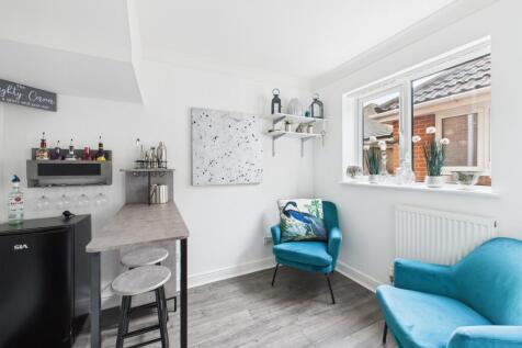 Versatile Reception Room