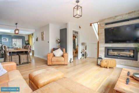 Sitting/Dining Room
