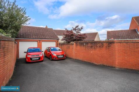 Double Garage/Parking