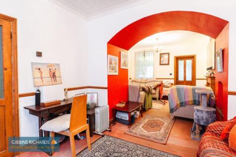 Sitting/Dining Room