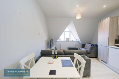 Sitting/Dining Area