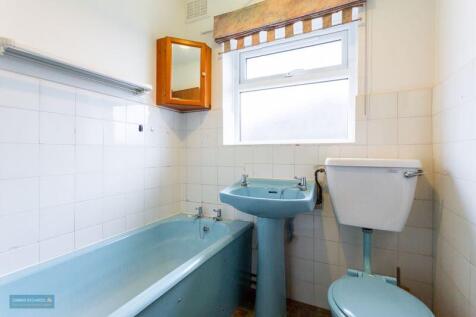 Four Winds - Bathroom