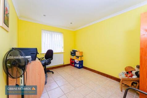 Bedroom/Office