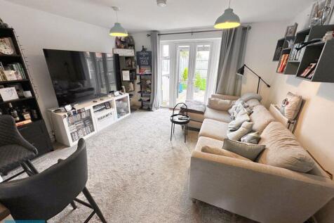 Sitting / Dining Area