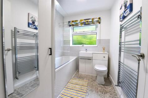 14 53a Holbrook Road.jpg