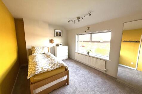 131 belper lane bed2.jpg