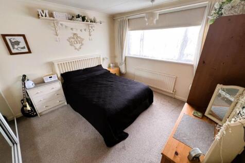 bed 1.jpg
