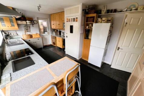 kitchen a.jpg