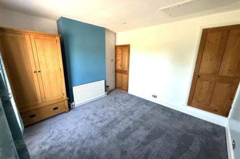 bedroom 1 a.jpg