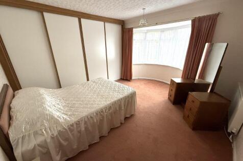 bedroom one.jpg