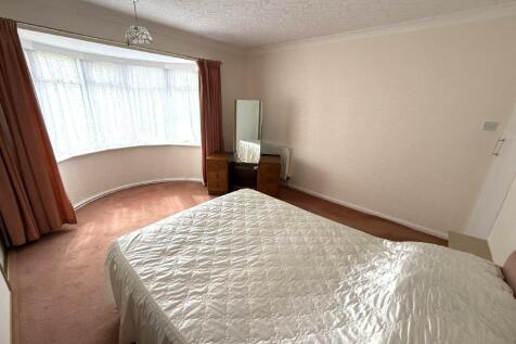 bedroom one a.jpg