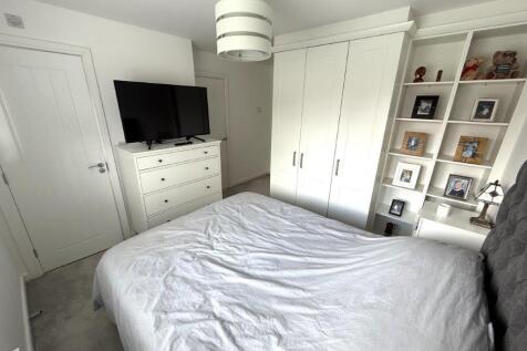 bed 1.jpg