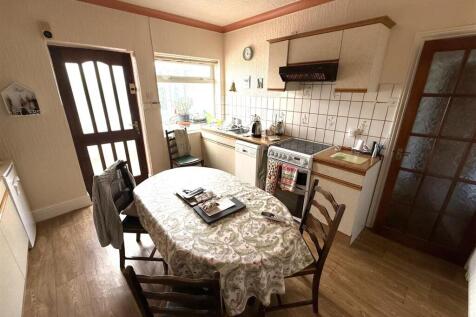 kitchen a.jpg
