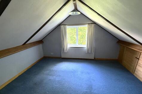 bedroom a.jpg