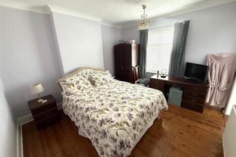 bed 1.jpg