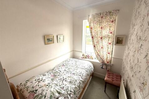 bed 3.jpg