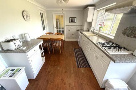 kitchen a.jpg