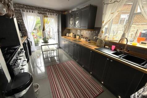 kitchen a.jpg