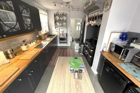 kitchen c.jpg