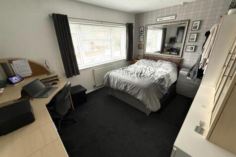 bed front.jpg