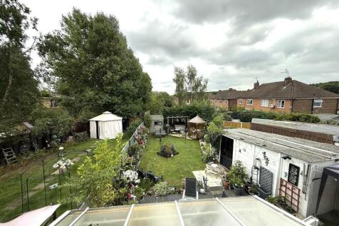 rear garden view a.jpg