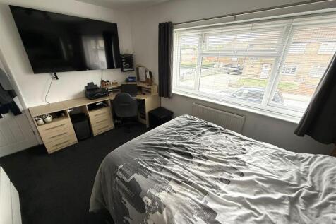 bed front b.jpg