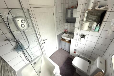bathroom a.jpg