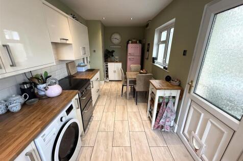 kitchen c.jpg