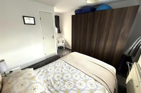 bed 1 b.jpg