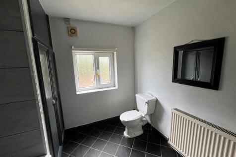 merchant bathroom2.jpg