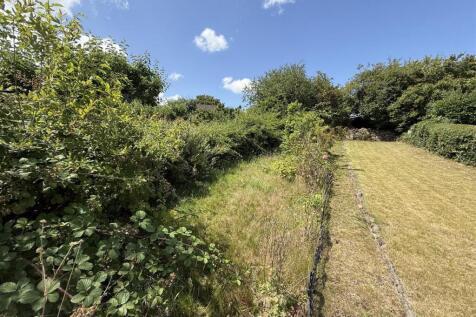 Laund Hill 1.jpg