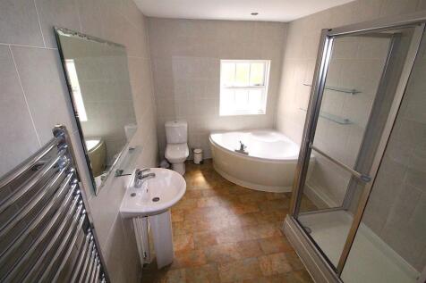 Bathroom.JPG