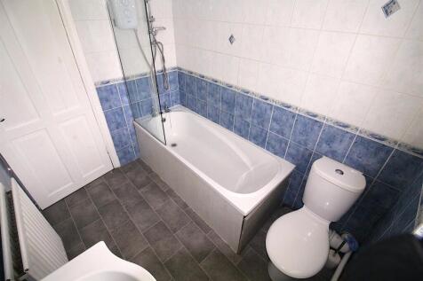 Bathroom.JPG