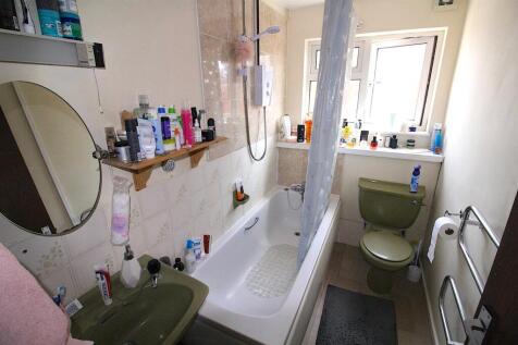 Bathroom.JPG