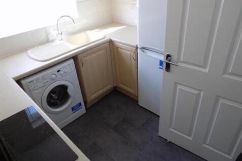 Kitchen 2.jpg