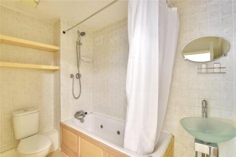 4 - bathroom-min