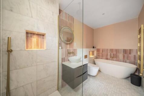 E-Suite Bathroom
