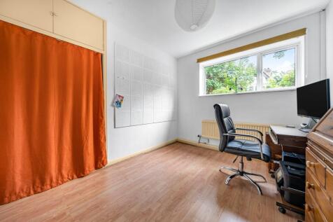 Bedroom/Study