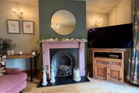 Fireplace in living/dining room