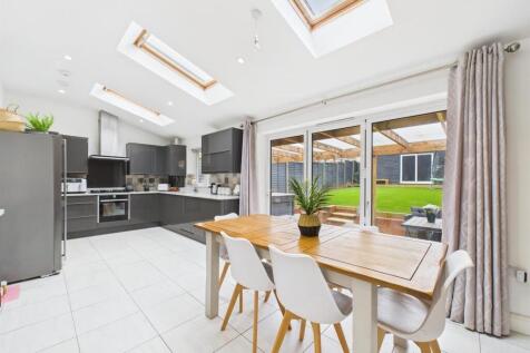 Kitchen/Dining Area