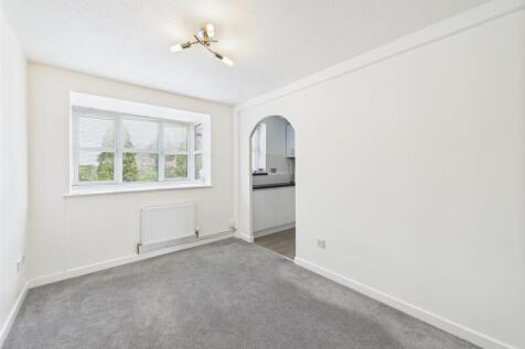 Lounge/Dining Area