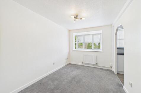Lounge/Dining Area