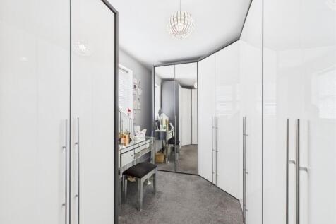 Bedroom/Dressing Room