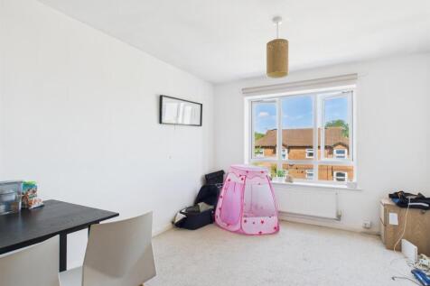 Living/Dining Area