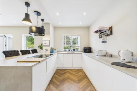 Kitchen/Dining/Family