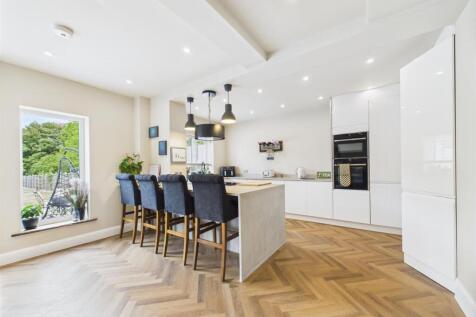 Kitchen/Dining/FAmily
