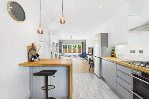 Living/Kitchen Area
